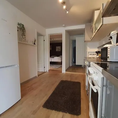 Nice & Cozy 4-rooms In Centrum ستافانجر