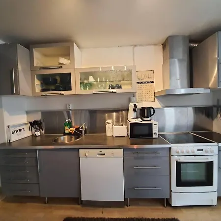 Nice & Cozy 4-rooms In Centrum شقة *