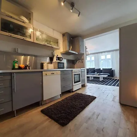 Nice & Cozy 4-rooms In Centrum * ستافانجر