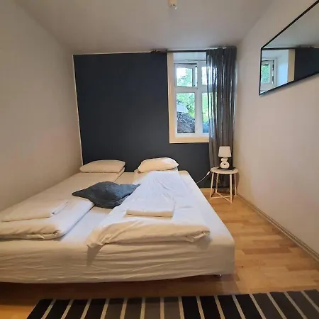 Nice & Cozy 4-rooms In Centrum * ستافانجر