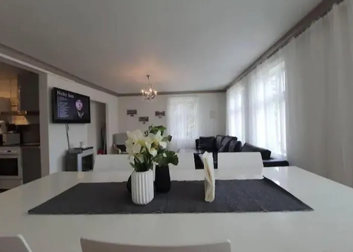 Leilighet Nice & Cozy 4-rooms In Centrum *