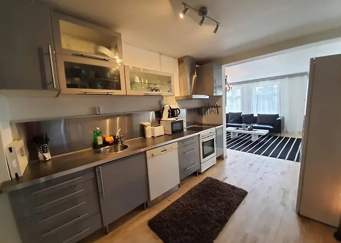 Leilighet Nice & Cozy 4-rooms In Centrum *